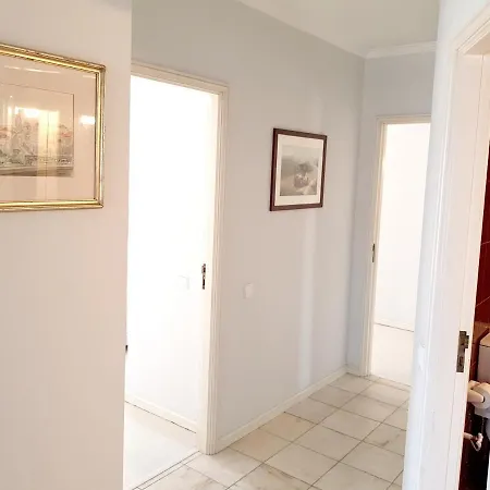 2 Bedrooms At 200 M Away From The With Sea View Furnished Balcony And Wifi شقة *